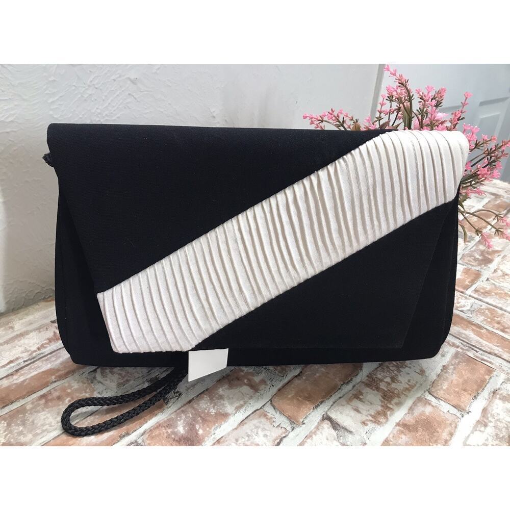 Rare Midnight Velvet Black & White Clutch Purse Crossbody Straps Very Elegant